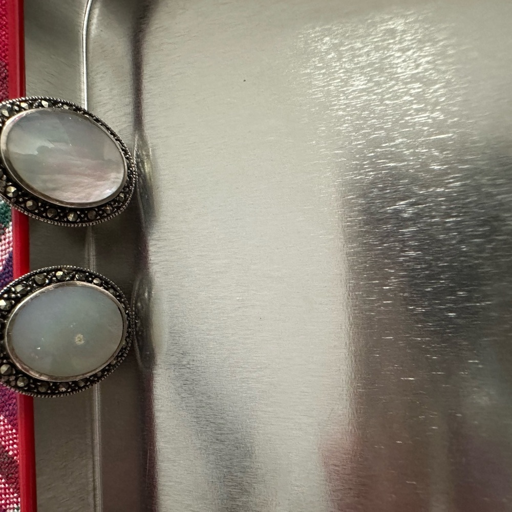 Elegant Sterling silver 925 and White Stud Earrings